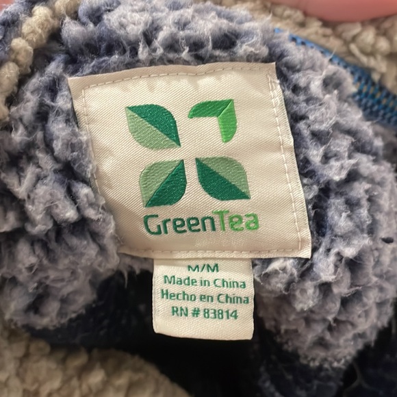 FLUFFY CUTE CREWNECK - Picture 3 of 3